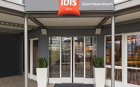 Ibis Zuerich Messe Airport